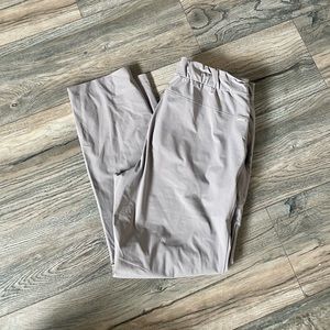 Vuori light weight jogger pants